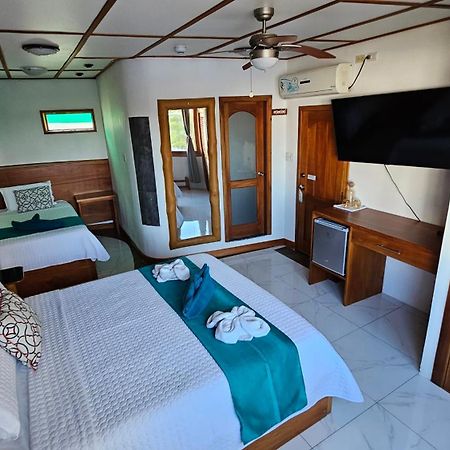 Casa Ocean Pier Bed and Breakfast Puerto Ayora  Εξωτερικό φωτογραφία