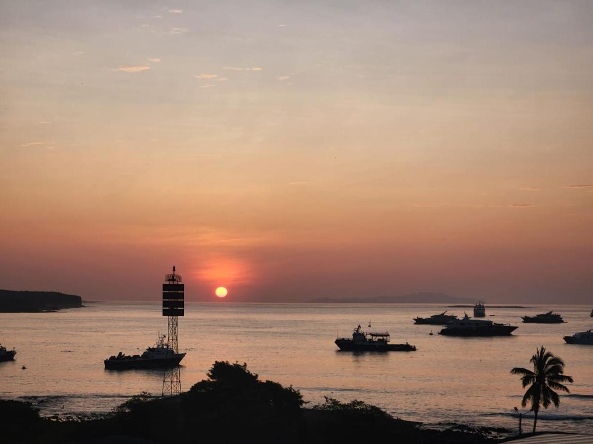Casa Ocean Pier Bed and Breakfast Puerto Ayora  Εξωτερικό φωτογραφία