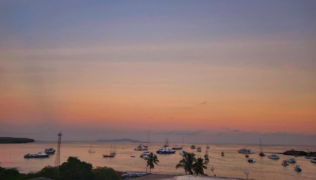 Casa Ocean Pier Bed and Breakfast Puerto Ayora  Εξωτερικό φωτογραφία