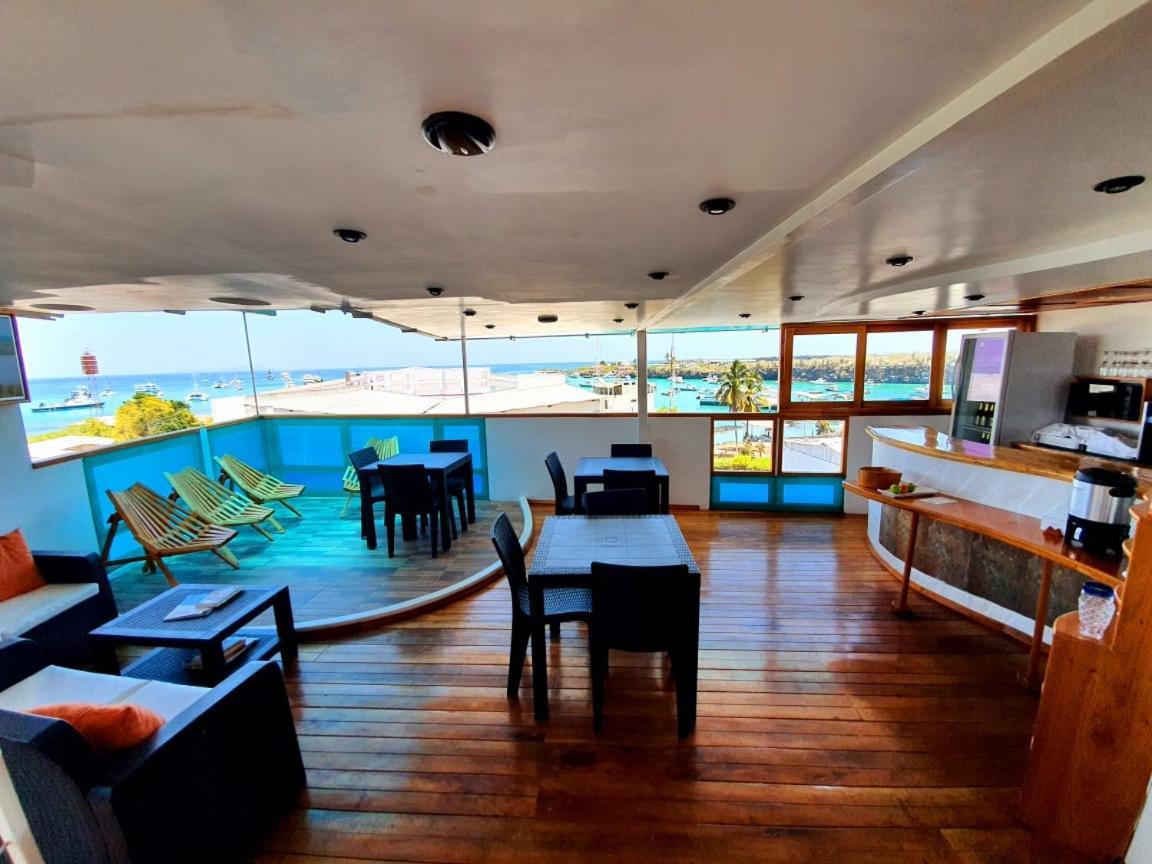 Casa Ocean Pier Bed and Breakfast Puerto Ayora  Εξωτερικό φωτογραφία