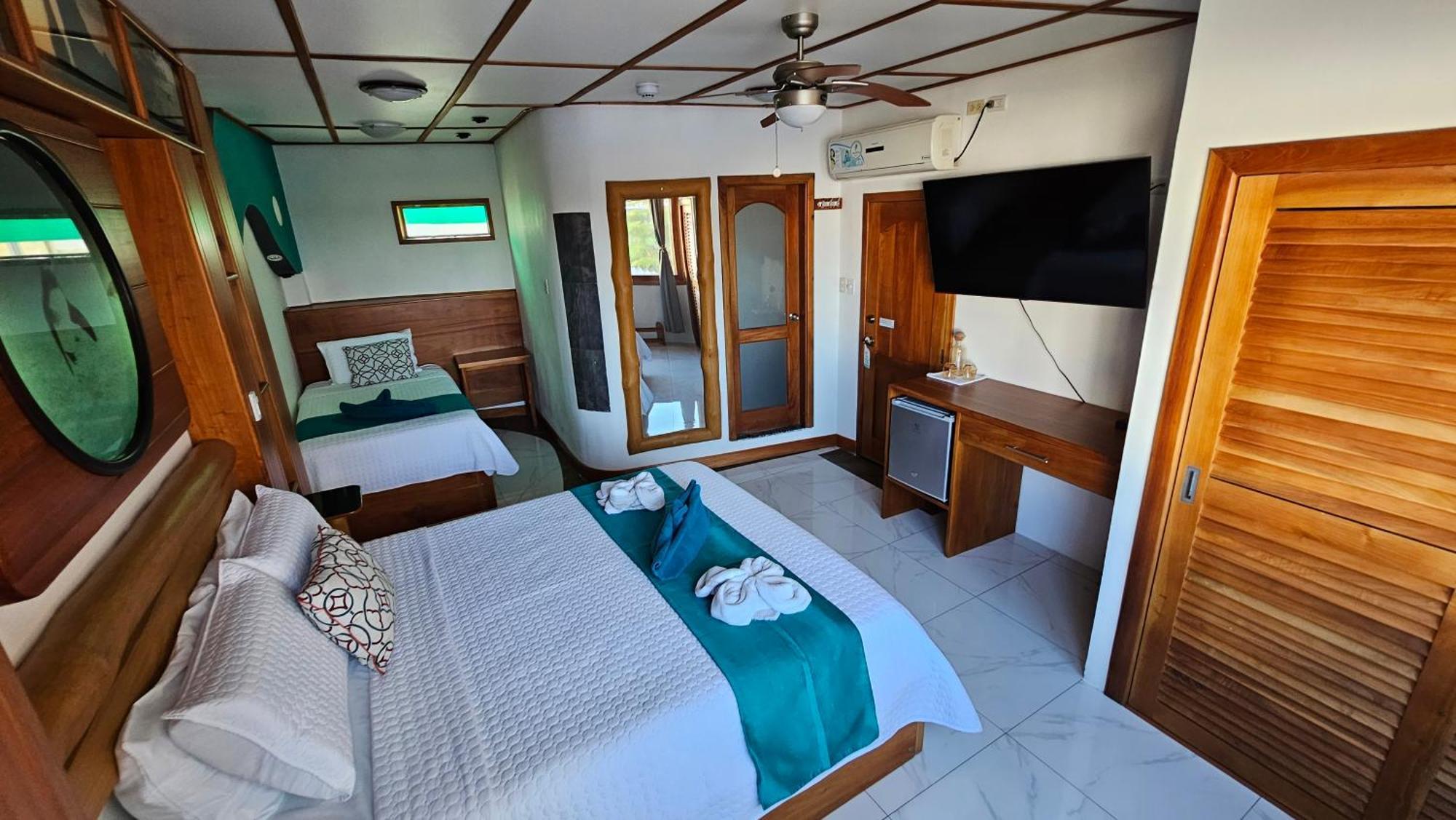 Casa Ocean Pier Bed and Breakfast Puerto Ayora  Εξωτερικό φωτογραφία